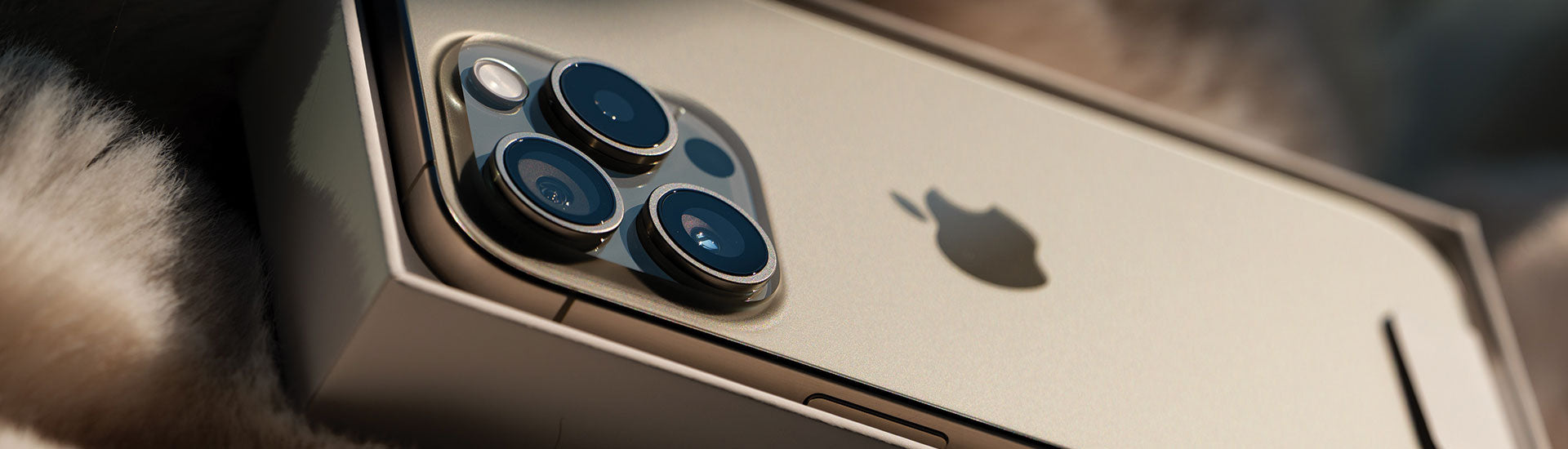 Aluminium vs Titanium Comparison in a New iPhone 15