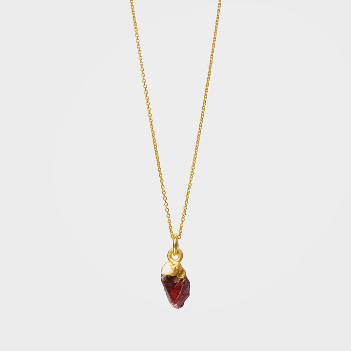 Halsband med hängsmycke av rå granat - smycken av helande kristaller | By Lunar James