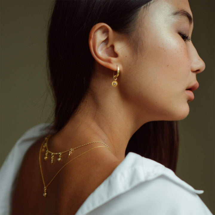 Gold Mondstein-Charm Halskette mit Goldenen Charms – Soluna | By Lunar James