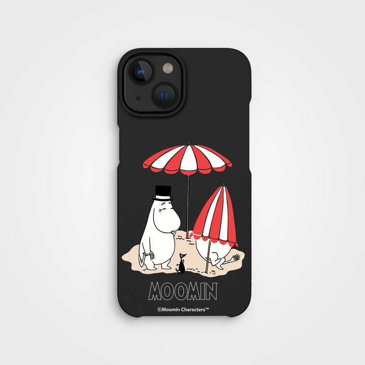 iPhone 14 / 13 am Strand – Mumin | Pflanzenbasierte Handyhülle – PLNTPRTCT™