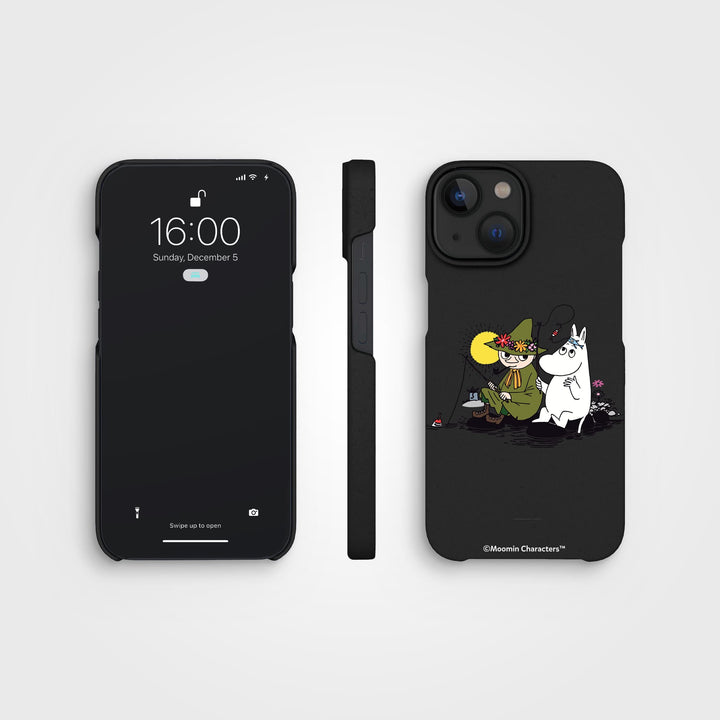 iPhone 14 / 13 Snufkin Fishing - Moomin | Plant-based phone case - PLNTPRTCT™