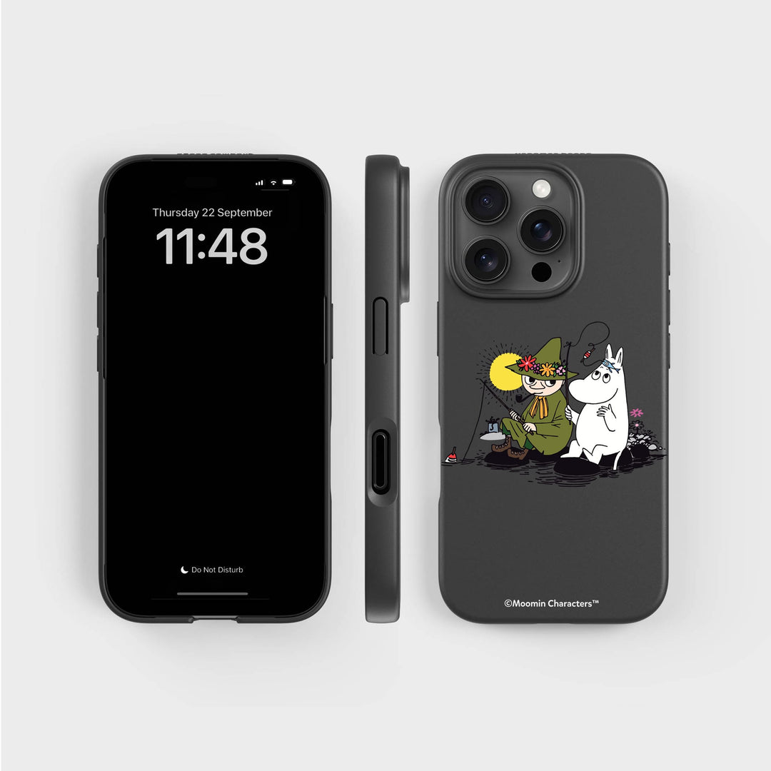 iPhone 16 Pro Snufkin Fishing - Moomin | Plant-based phone case - PLNTPRTCT™