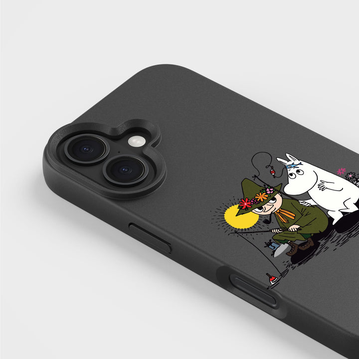 iPhone 17 Snufkin Angeln - Mumins | Pflanzliche Handyhülle - PLNTPRTCT™