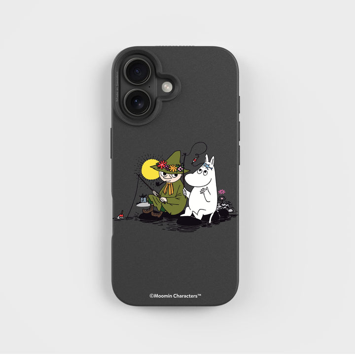 iPhone 17 Snufkin Angeln - Mumins | Pflanzliche Handyhülle - PLNTPRTCT™