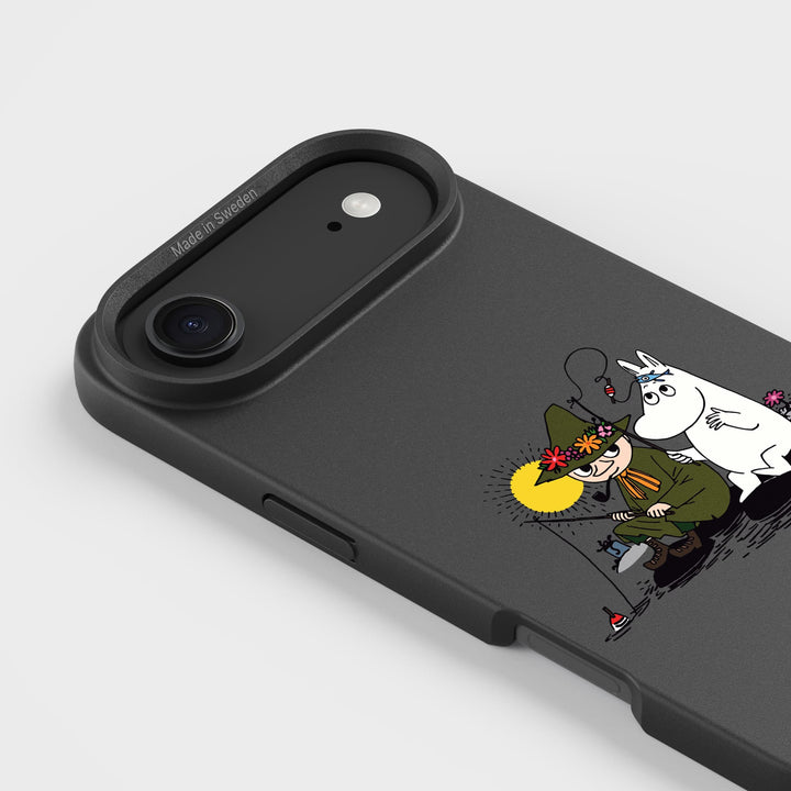 iPhone Air Snufkin Fishing - Moomin | Plant-based phone case - PLNTPRTCT™