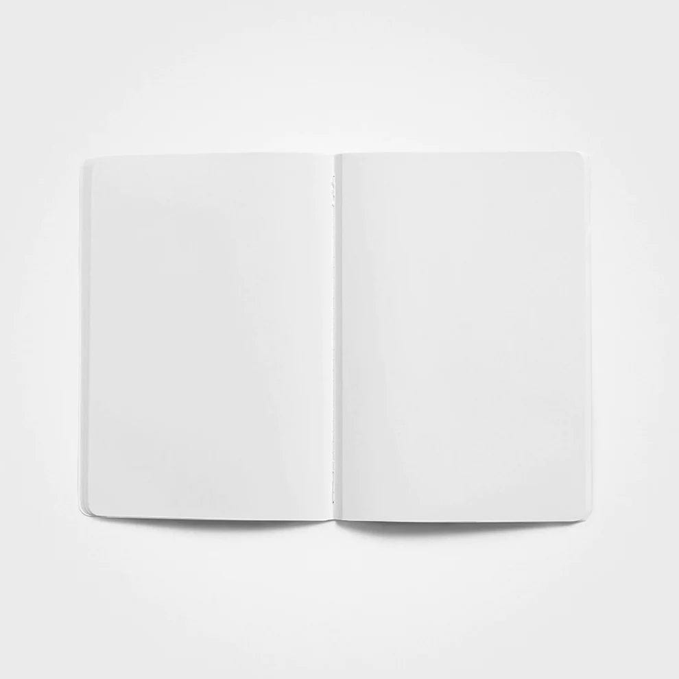 Schulbedarfspaket – Notizbücher, Stift und Flasche, Weiß